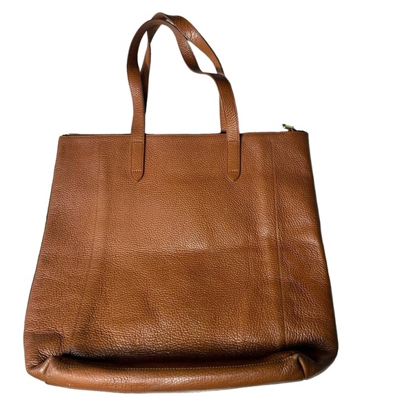 Cuyana Classic Leather Zipper Tote Brown - Picture 5 of 16